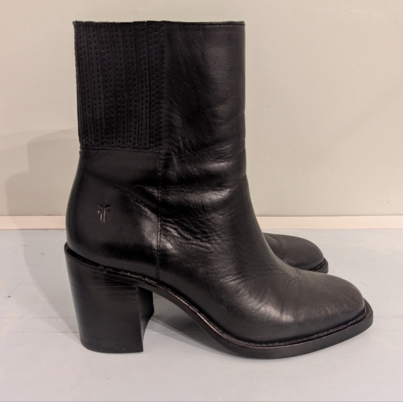 Frye Pia Chelsea Short Black Leather Boot Size 6.5 Block Heel Zip Up - Picture 4 of 8